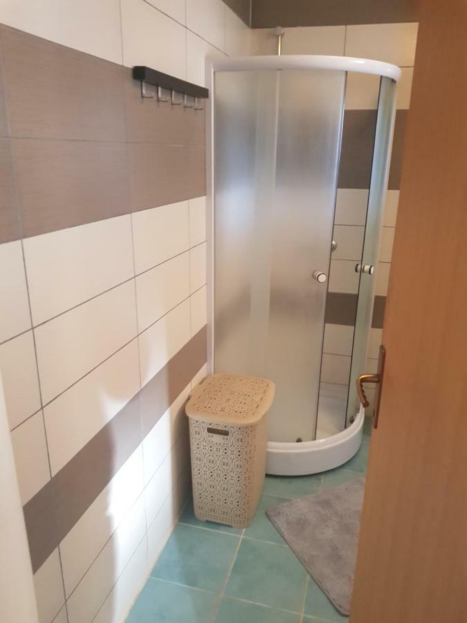 Apartmani Andrej Udbina Exterior foto