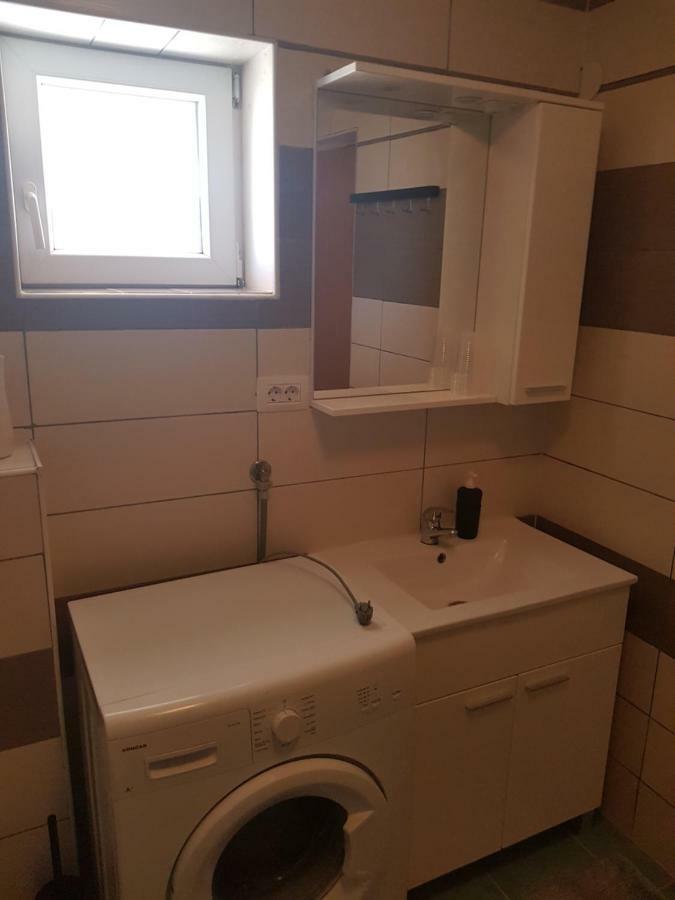 Apartmani Andrej Udbina Exterior foto