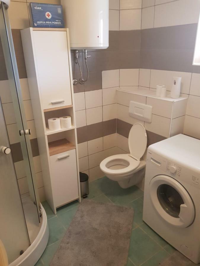 Apartmani Andrej Udbina Exterior foto
