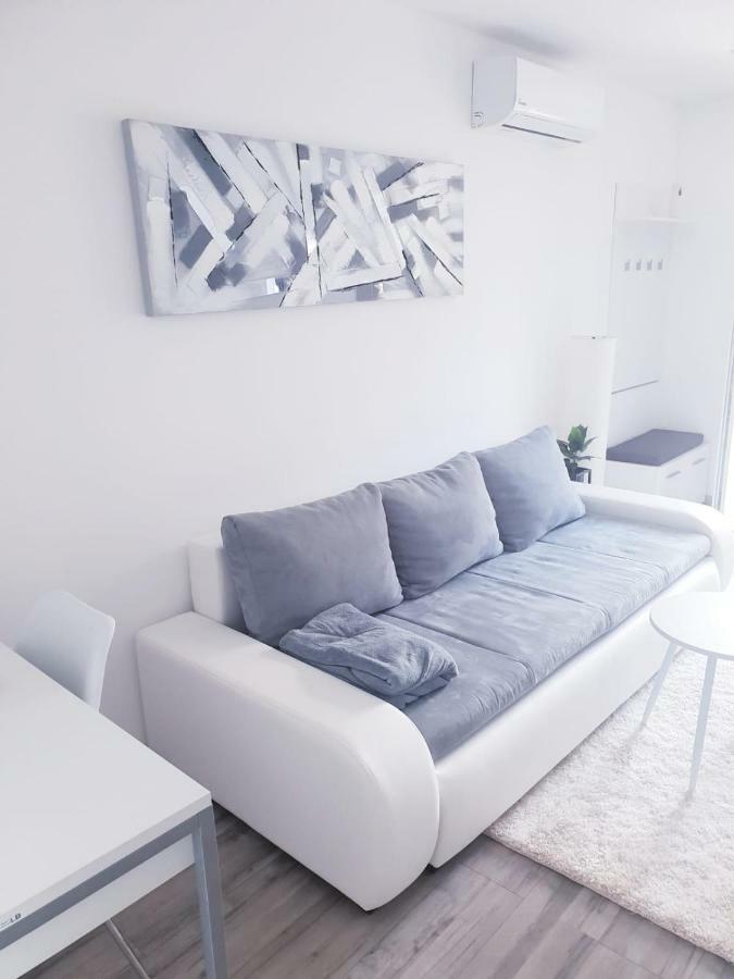 Apartmani Andrej Udbina Exterior foto